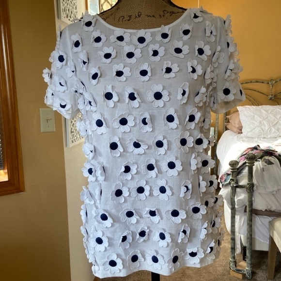 J.Crew Collection 3-D flower top size 2 - Picture 1 of 11